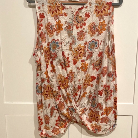 Linen Sleeveless Beige/Off-White Top w/ red flowers Size Large - Picture 2 of 4